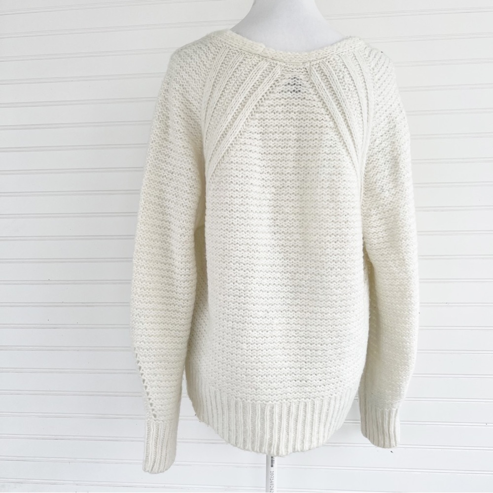 Universal Thread Knit Sweater Size Medium - image 4